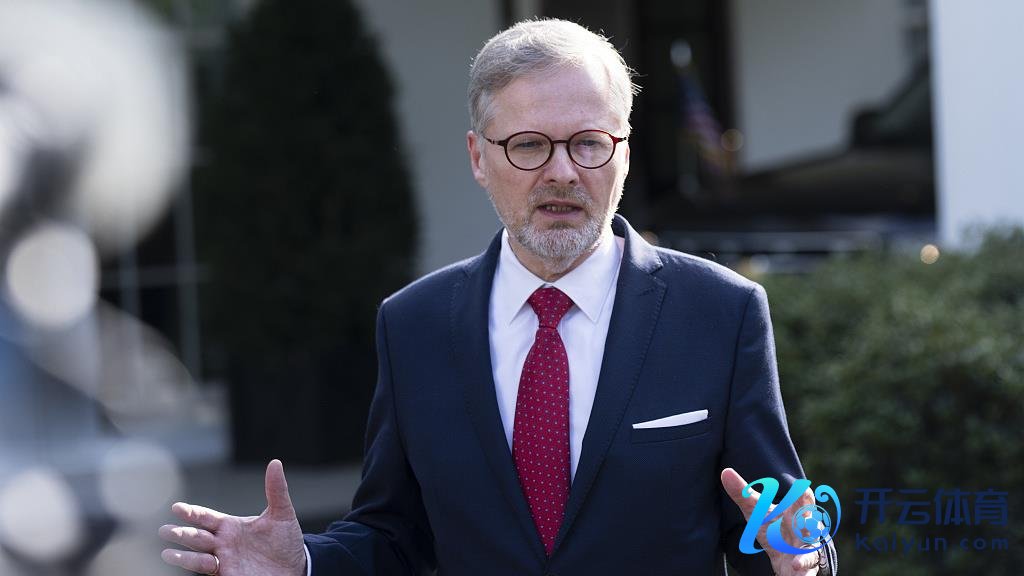 △捷克总理菲亚拉（良友图）